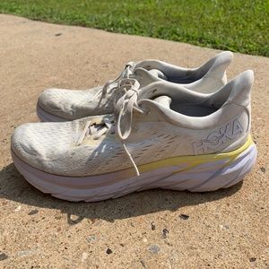 HOKA Clifton 8 size 9